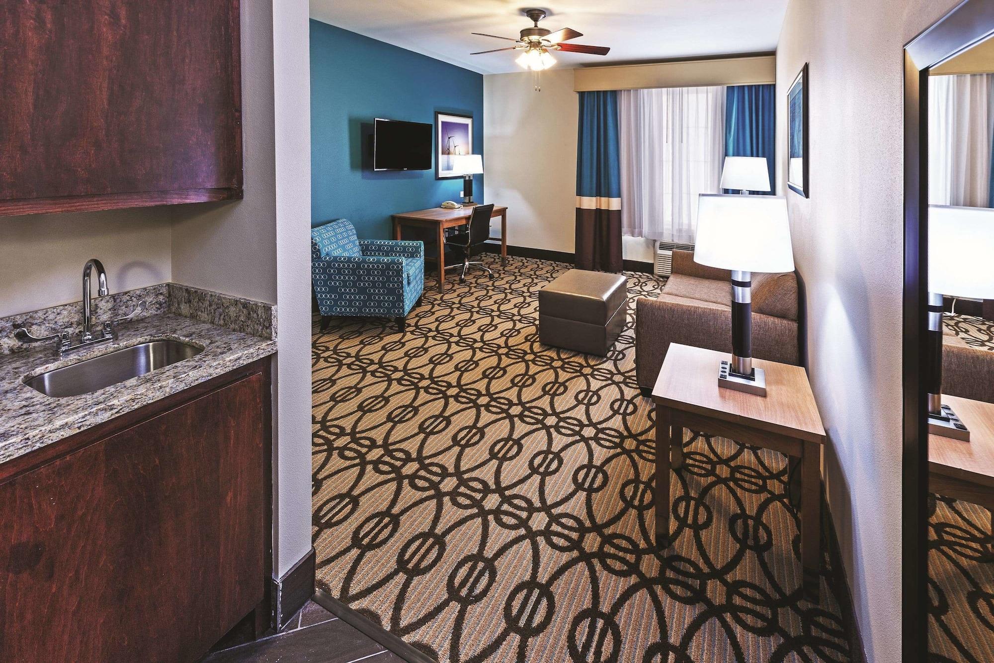 La Quinta By Wyndham Willowbrook