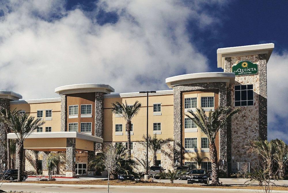 La Quinta By Wyndham Willowbrook