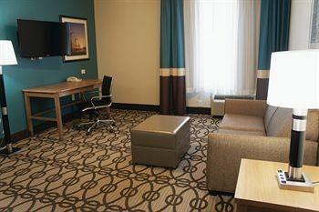 La Quinta By Wyndham Willowbrook 2*